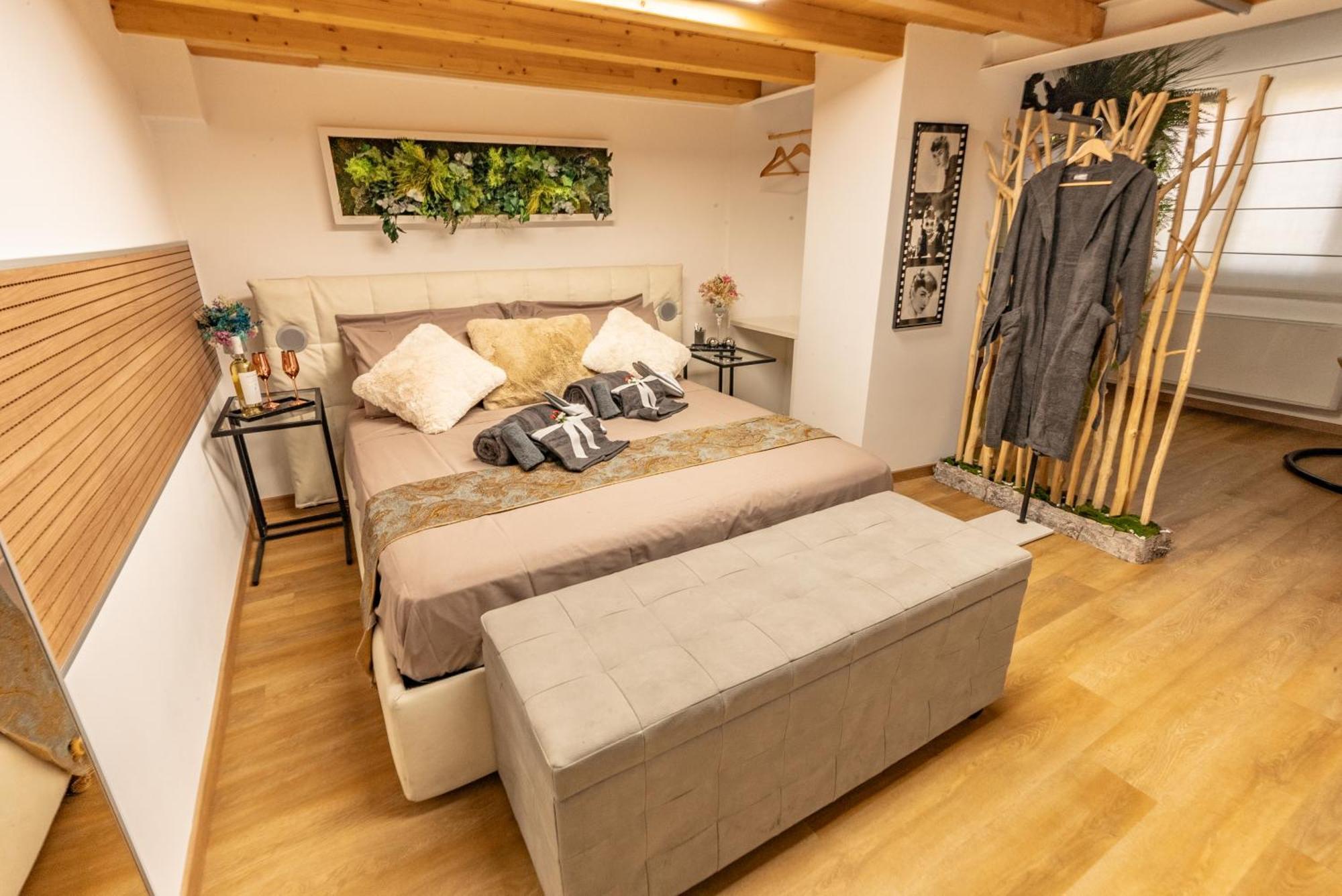 Luxe & Central Haven - Jacuzzi, Sauna, Steam, Private Parking Como Exterior photo